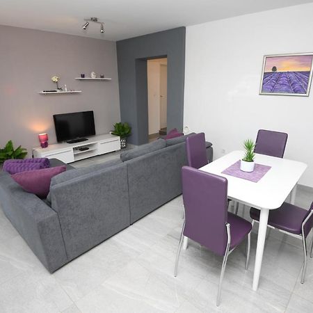 Apartments Lidija - Sea View Apartment With Exclusive Right Of Using Hot Tub Or Split Level Apartment With Exclusive Right Of Using Pool Podstrana Buitenkant foto