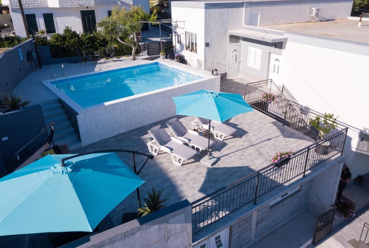 Apartments Lidija - Sea View Apartment With Exclusive Right Of Using Hot Tub Or Split Level Apartment With Exclusive Right Of Using Pool Podstrana Buitenkant foto