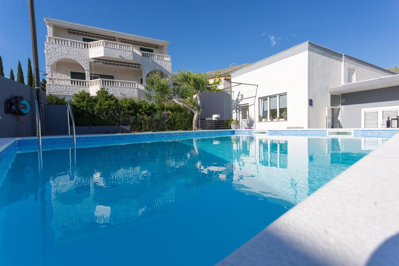 Apartments Lidija - Sea View Apartment With Exclusive Right Of Using Hot Tub Or Split Level Apartment With Exclusive Right Of Using Pool Podstrana Buitenkant foto