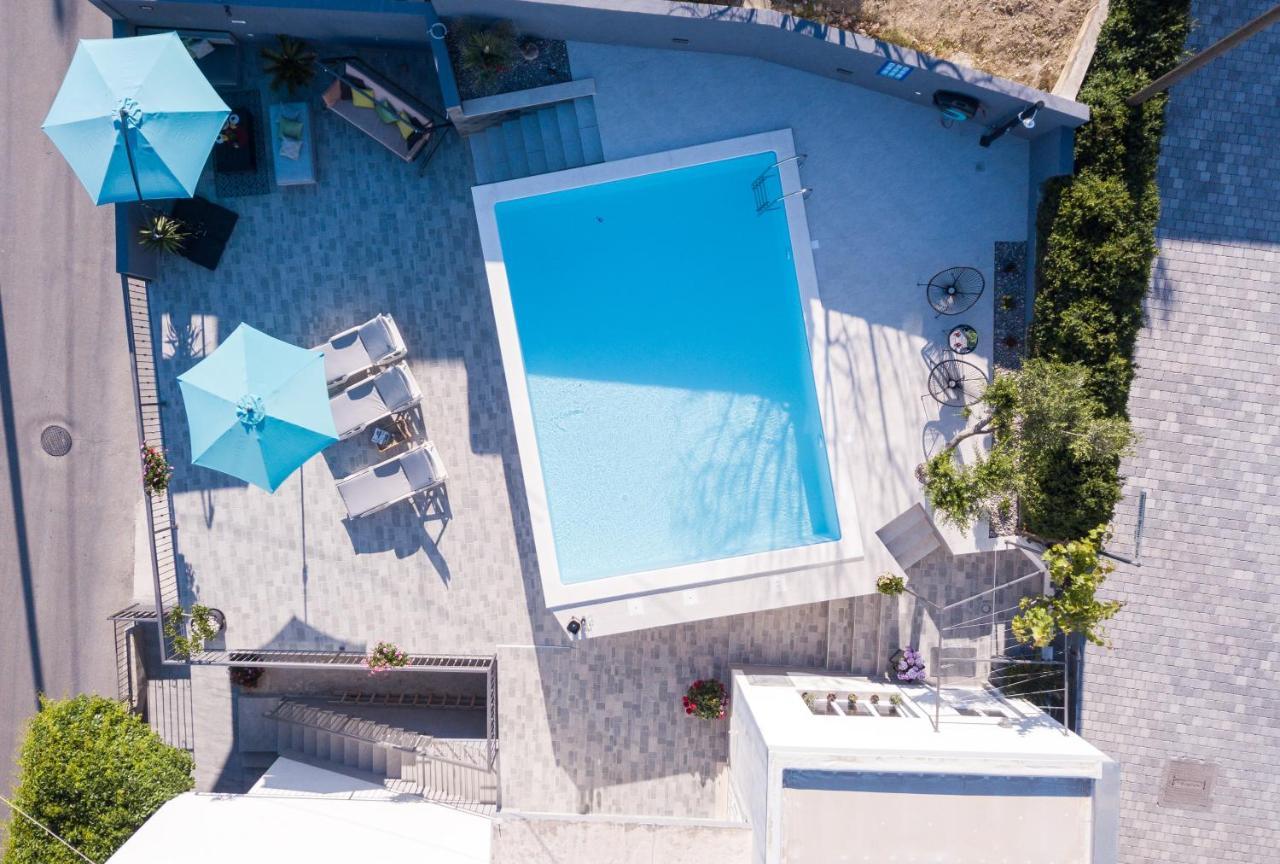 Apartments Lidija - Sea View Apartment With Exclusive Right Of Using Hot Tub Or Split Level Apartment With Exclusive Right Of Using Pool Podstrana Buitenkant foto