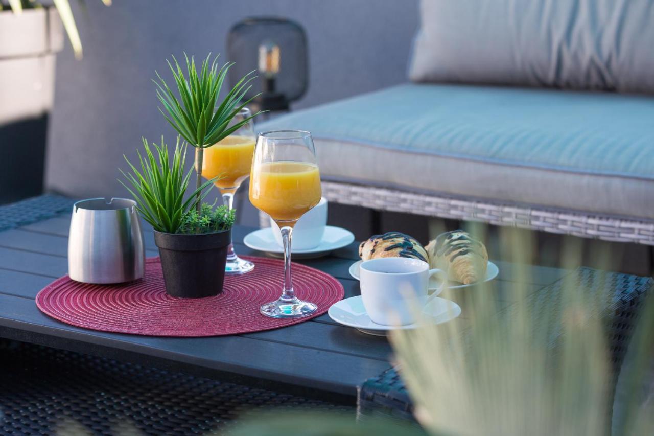 Apartments Lidija - Sea View Apartment With Exclusive Right Of Using Hot Tub Or Split Level Apartment With Exclusive Right Of Using Pool Podstrana Buitenkant foto
