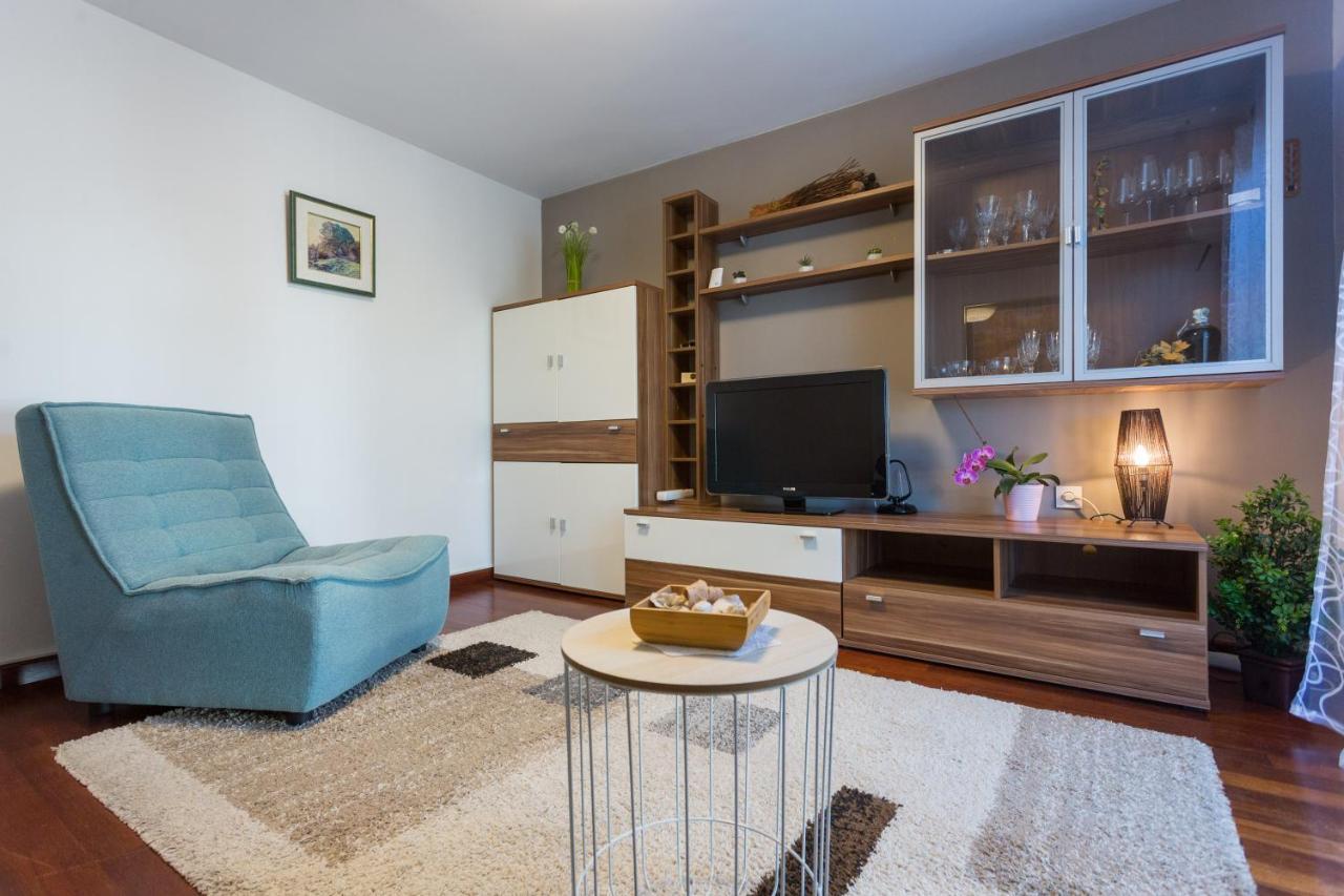 Apartments Lidija - Sea View Apartment With Exclusive Right Of Using Hot Tub Or Split Level Apartment With Exclusive Right Of Using Pool Podstrana Buitenkant foto