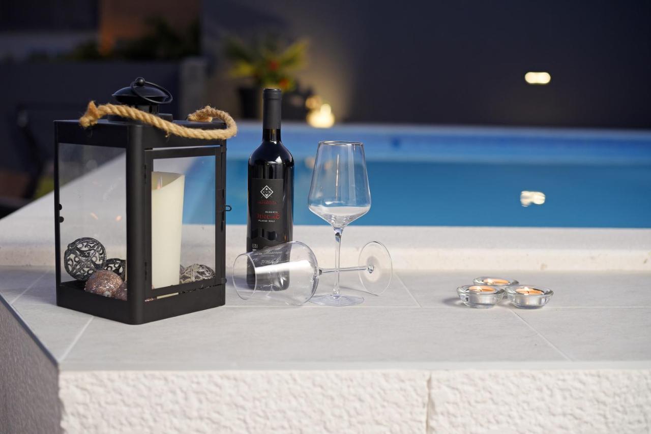 Apartments Lidija - Sea View Apartment With Exclusive Right Of Using Hot Tub Or Split Level Apartment With Exclusive Right Of Using Pool Podstrana Buitenkant foto