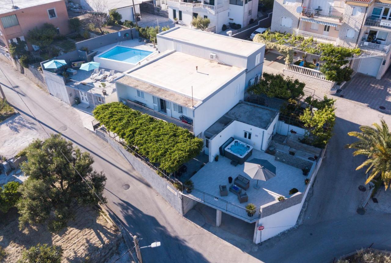 Apartments Lidija - Sea View Apartment With Exclusive Right Of Using Hot Tub Or Split Level Apartment With Exclusive Right Of Using Pool Podstrana Buitenkant foto