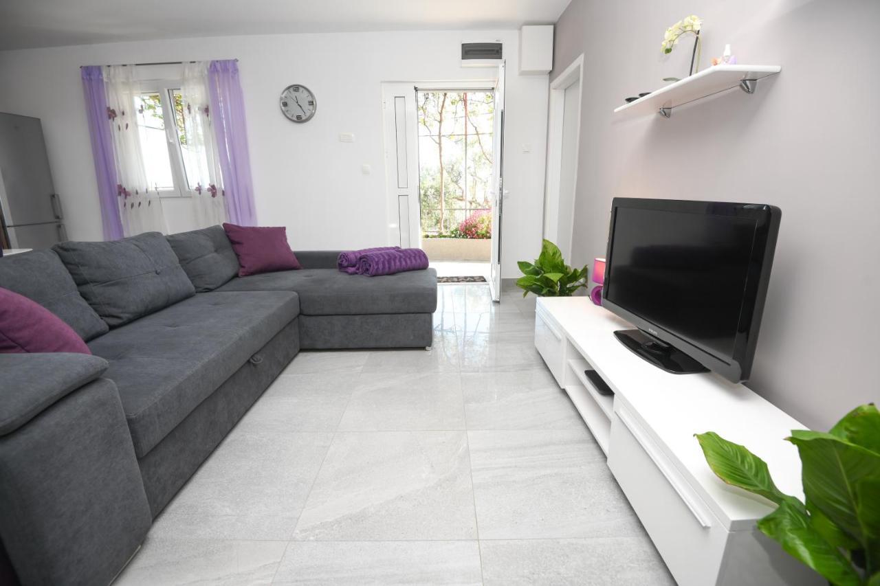 Apartments Lidija - Sea View Apartment With Exclusive Right Of Using Hot Tub Or Split Level Apartment With Exclusive Right Of Using Pool Podstrana Buitenkant foto