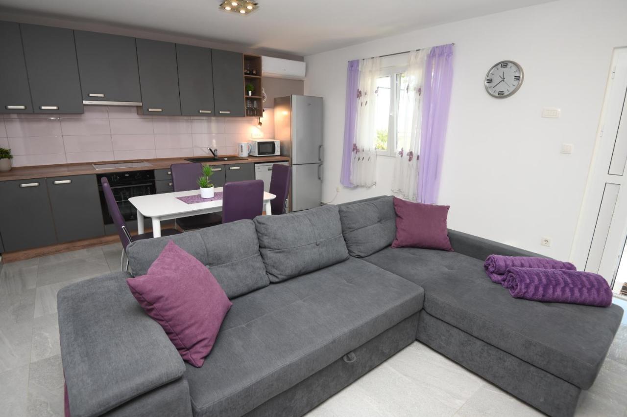 Apartments Lidija - Sea View Apartment With Exclusive Right Of Using Hot Tub Or Split Level Apartment With Exclusive Right Of Using Pool Podstrana Buitenkant foto