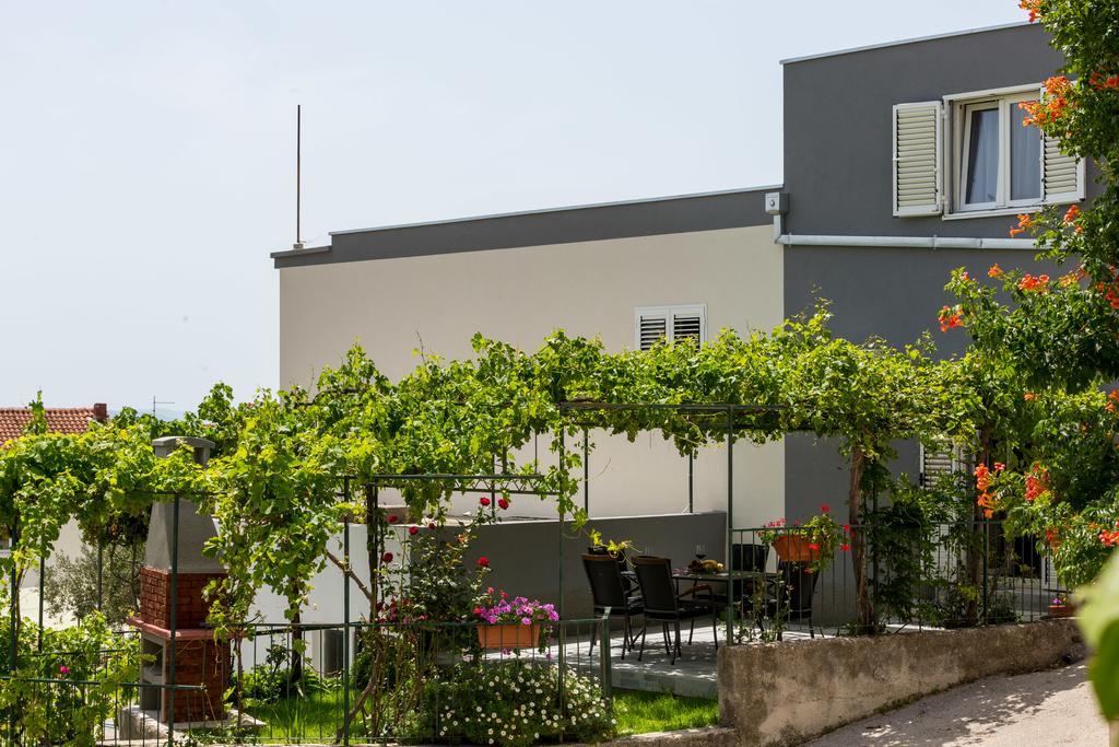 Apartments Lidija - Sea View Apartment With Exclusive Right Of Using Hot Tub Or Split Level Apartment With Exclusive Right Of Using Pool Podstrana Buitenkant foto