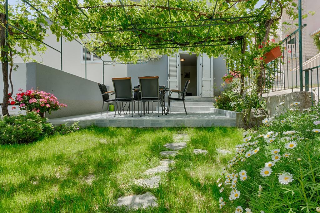 Apartments Lidija - Sea View Apartment With Exclusive Right Of Using Hot Tub Or Split Level Apartment With Exclusive Right Of Using Pool Podstrana Buitenkant foto