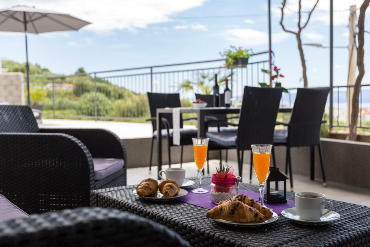 Apartments Lidija - Sea View Apartment With Exclusive Right Of Using Hot Tub Or Split Level Apartment With Exclusive Right Of Using Pool Podstrana Buitenkant foto