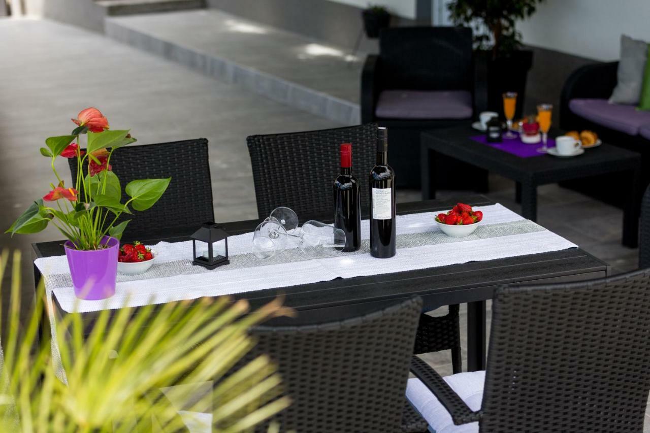 Apartments Lidija - Sea View Apartment With Exclusive Right Of Using Hot Tub Or Split Level Apartment With Exclusive Right Of Using Pool Podstrana Buitenkant foto