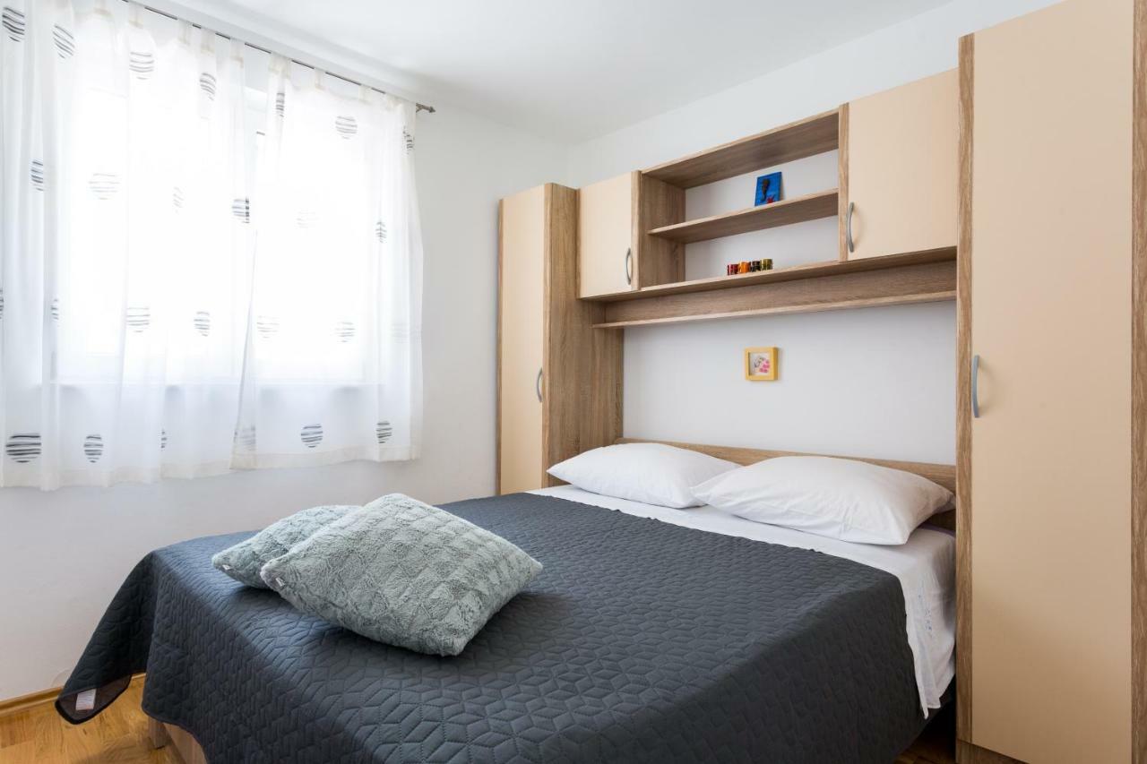 Apartments Lidija - Sea View Apartment With Exclusive Right Of Using Hot Tub Or Split Level Apartment With Exclusive Right Of Using Pool Podstrana Buitenkant foto