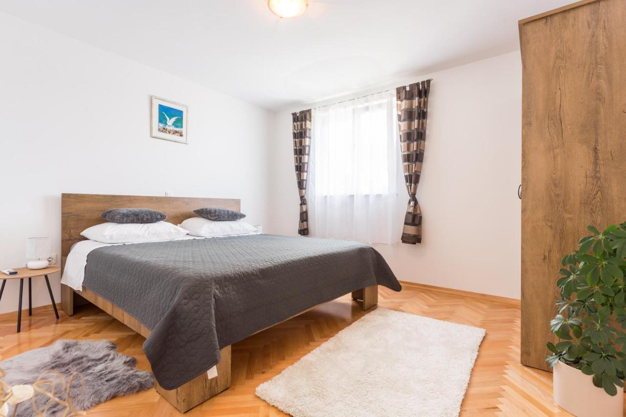 Apartments Lidija - Sea View Apartment With Exclusive Right Of Using Hot Tub Or Split Level Apartment With Exclusive Right Of Using Pool Podstrana Buitenkant foto